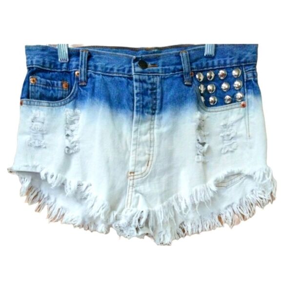 Signature 8 distressed Multi Color RIVET Jean Short Size Large - Picture 1 of 12